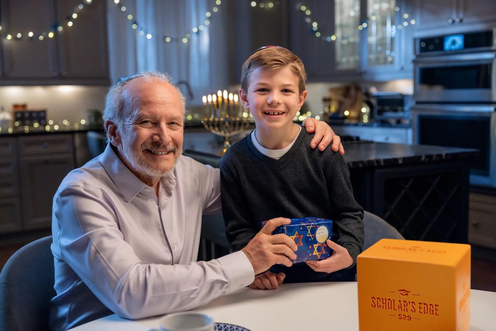 Give a gift that illuminates lives.